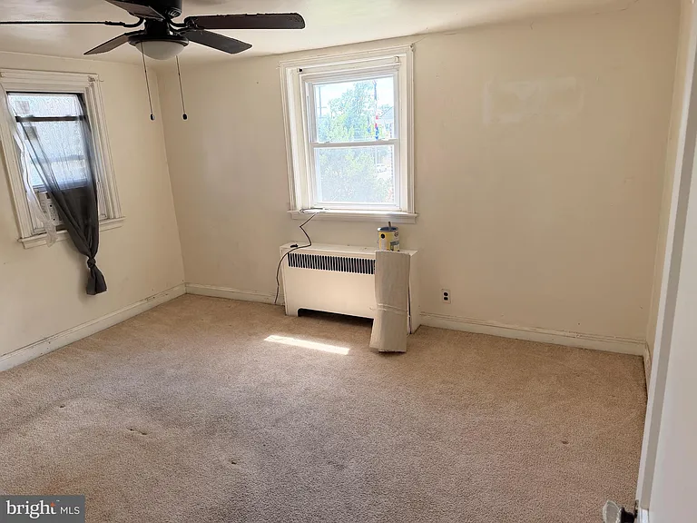 1123 Chester Pike — Photo 8