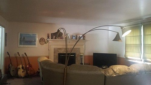 3rd image of 1152 Utopia Ln