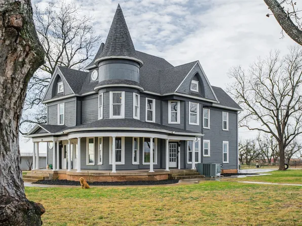 101 S Jacob Ln, Winters, TX 79567