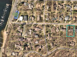 19155 Lake Ave, Deephaven, MN 55391