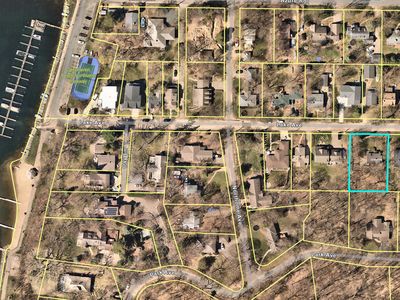 19155 Lake Ave, Deephaven, MN, 55391