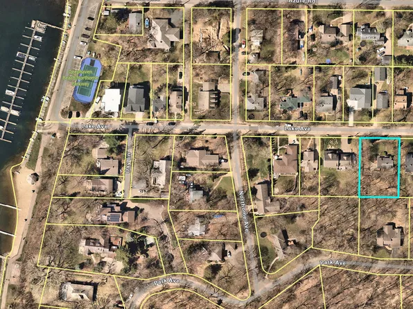 19155 Lake Ave, Deephaven, MN 55391