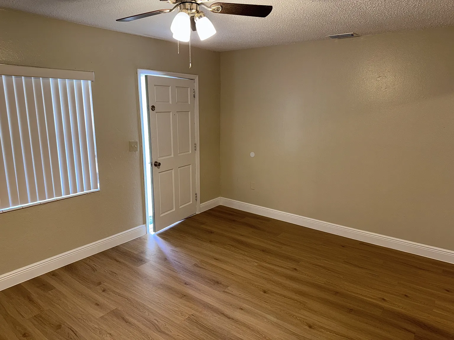 613 Carol Terrace - 1 — Photo 4