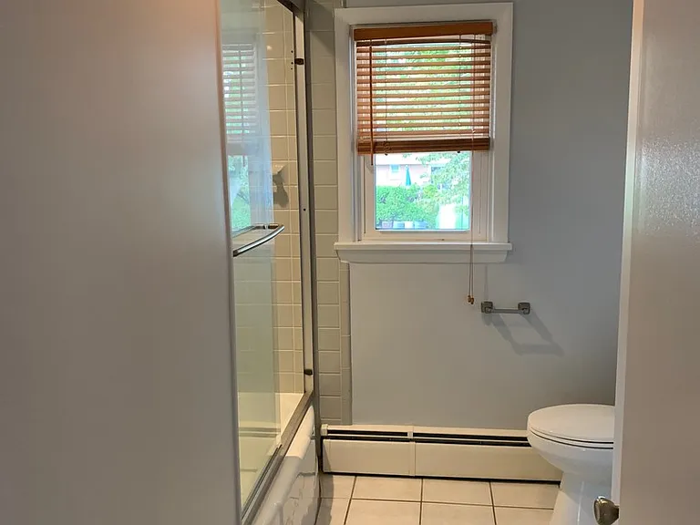 847 E Maple St — Photo 33