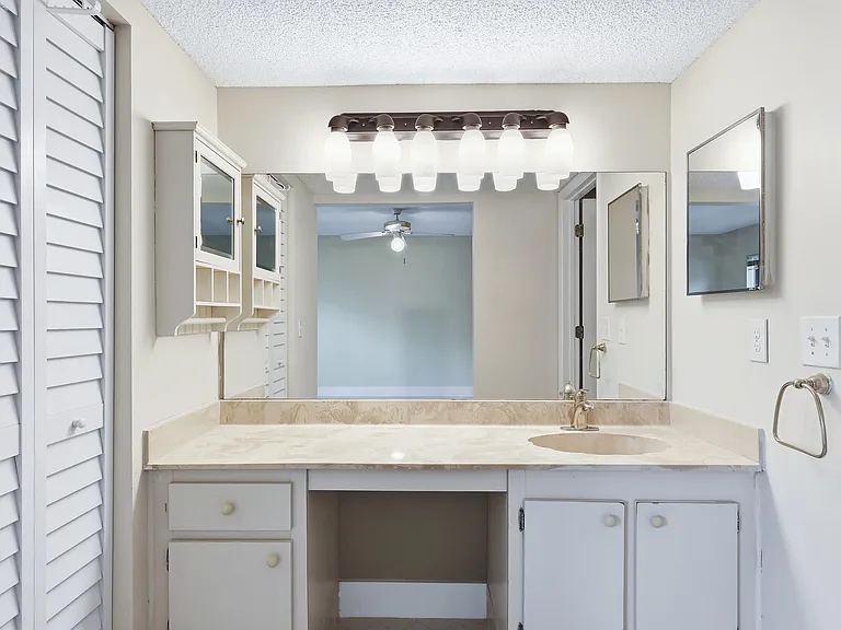 3242 Perimeter Dr — Photo 17
