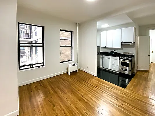 208 E 82nd St #24 — Photo 3