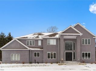 2504 Ginger Wren Rd, Pepper Pike, OH 44124