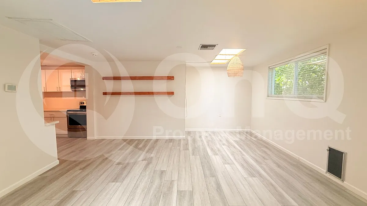 3 bed, 2.0 bath, 1320 sqft, $2,200 — Photo 3