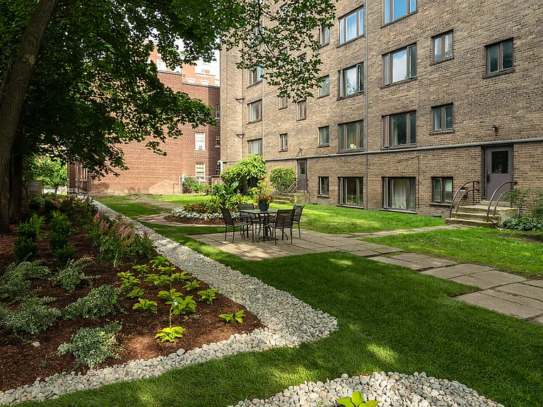 110 Saint Clair Ave W — Photo 34