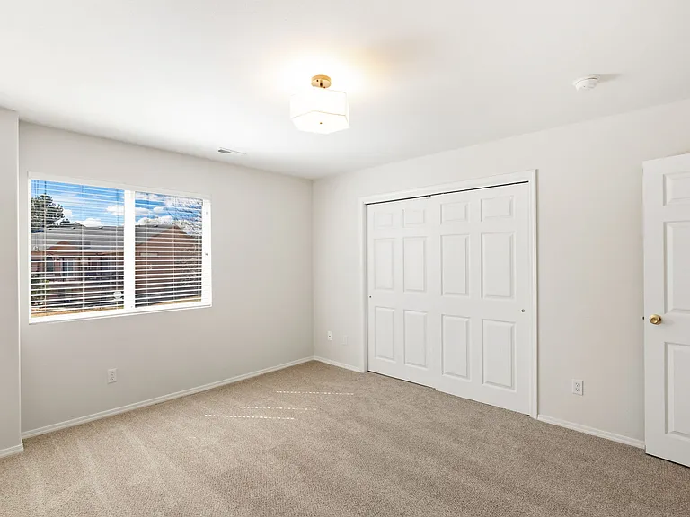 5330 Roundup Dr — Photo 32