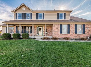 1061 Independence Dr, Xenia, OH 45385