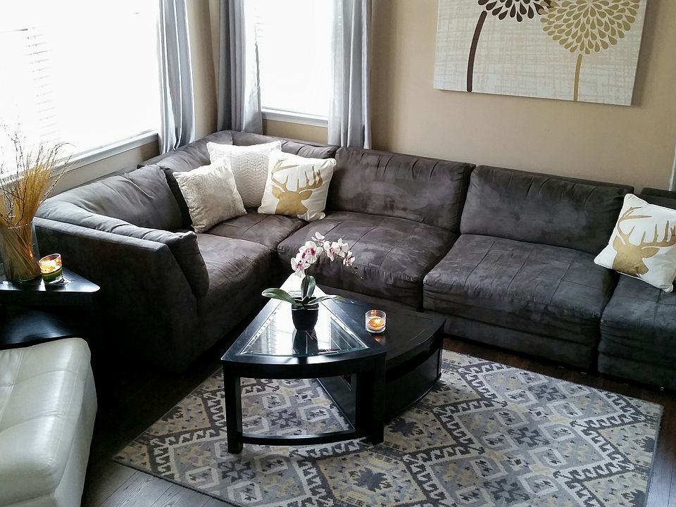 2nd image of 1475 Titchfield Dr