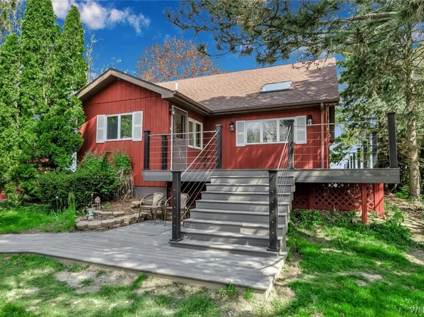 1459 Sunrise Ln, Youngstown, NY 14174