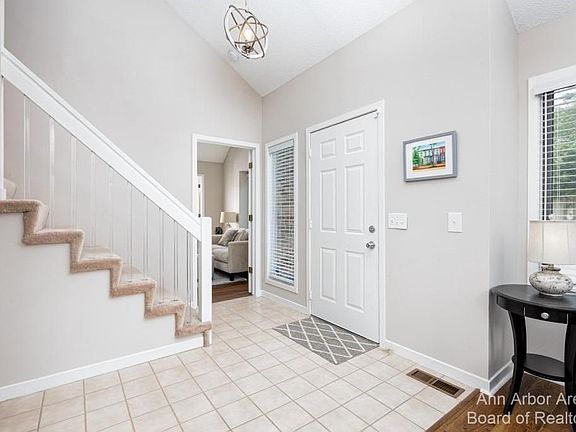 3rd image of 42117 Saratoga Cir #98