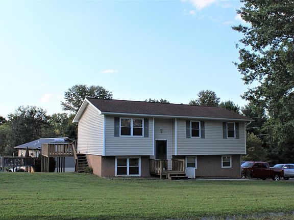 3rd image of 327 Sky Valley Cir