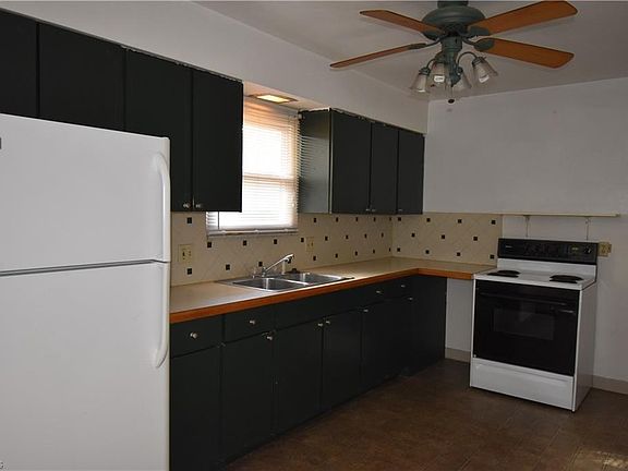 4th image of 3221 8th St