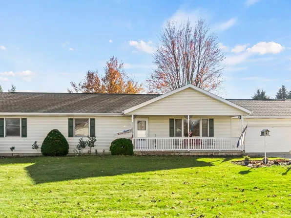 4711 E Cardinal Dr, Syracuse, IN 46567