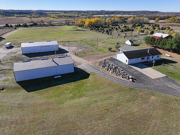 3rd image of 6851 W 195th St