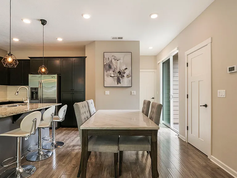 9433 SW Chopin Ln — Photo 4