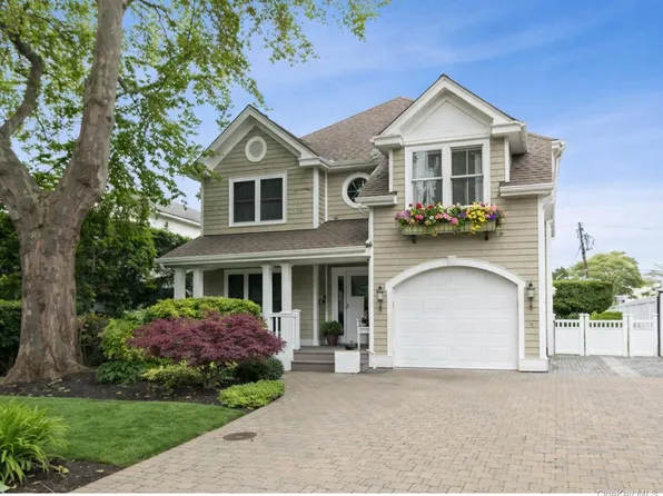 71 Mc Cue, Babylon, NY 11702