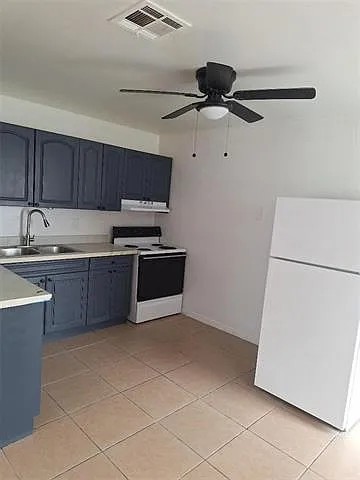 2 bed, 1.0 bath, 790 sqft, $1,200 — Photo 4