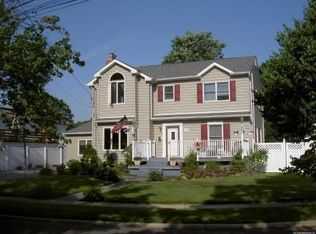 77 Sunset Rd, Massapequa, NY 11758