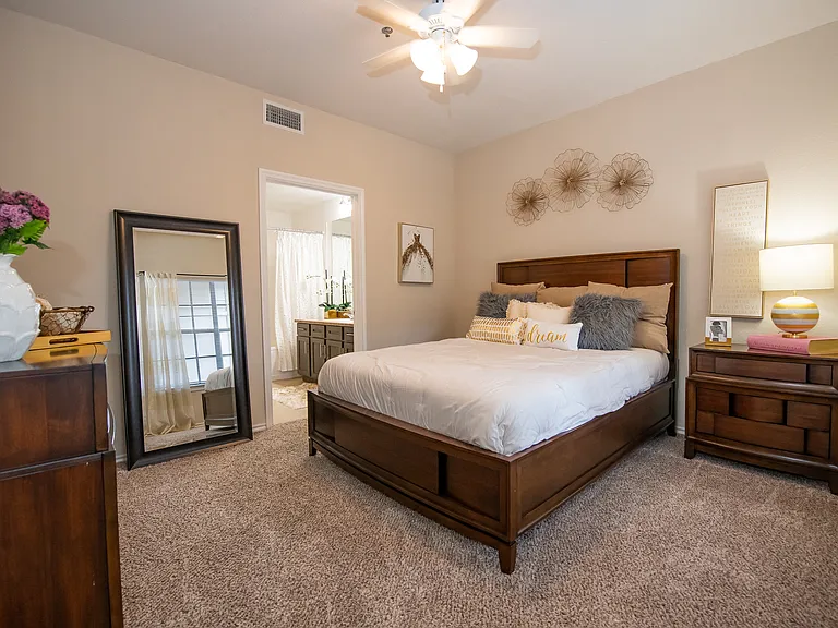Arbors of Pleasant Valley Apts — Photo 12