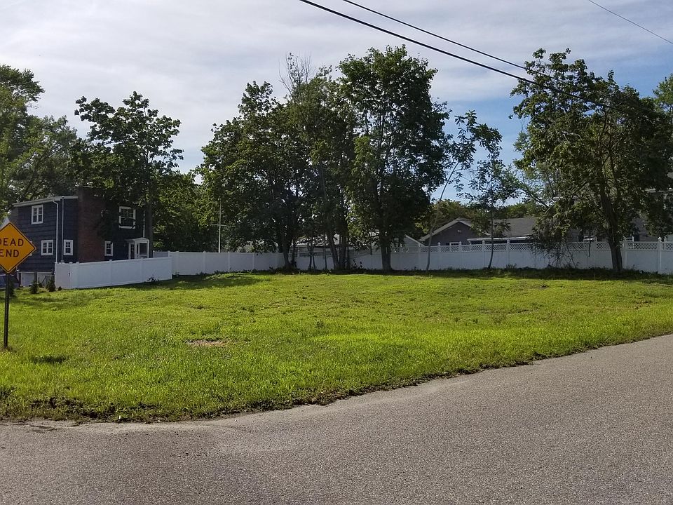 2nd image of 121 Sycamore St