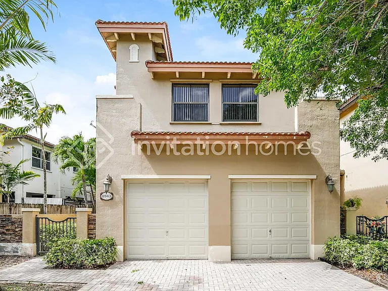 8943 SW 228th Ln — Photo 1