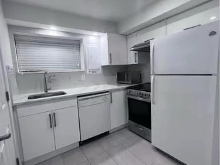 680 Sperling Ave — Photo 2