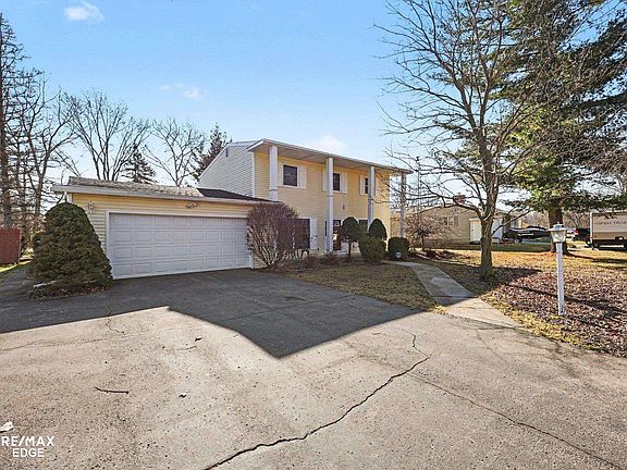 2nd image of 3478 N Gale Rd