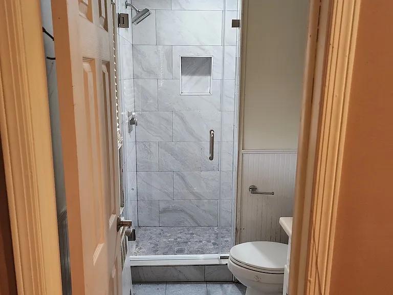 Master Bedroom Bathroom