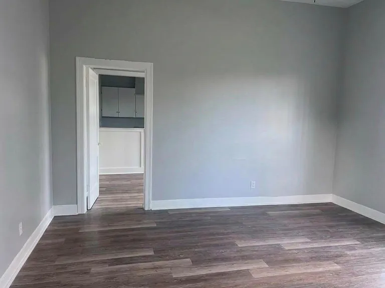 501 W Caney St — Photo 3