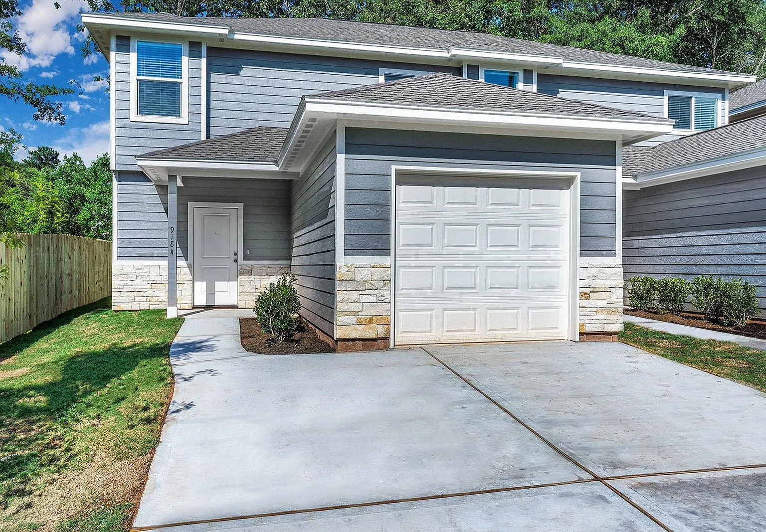 3 bed, 2.5 bath, 1509 sqft, $1,450 — Photo 2