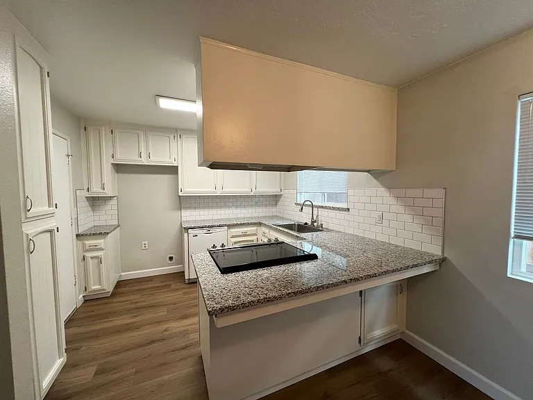 470 Java St — Photo 3