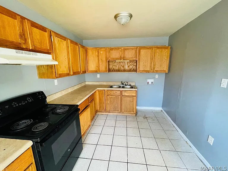 1653 N Yarbrough Ct — Photo 5