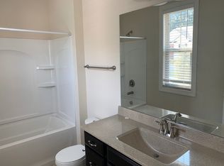 329 Hidden Cove Ln, Matthews, NC 28104