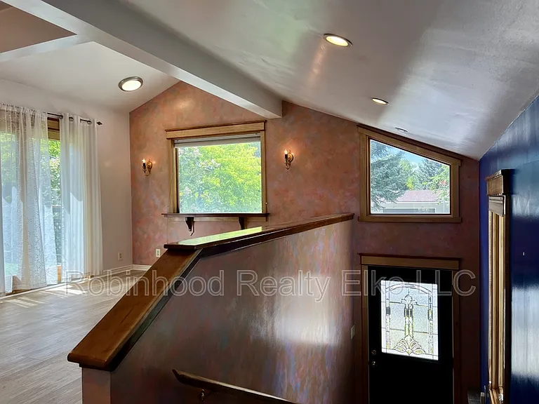 165 W Oak St #1 — Photo 6