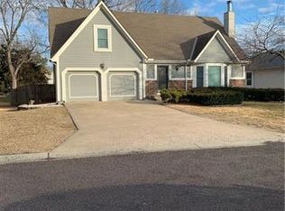 11613 Earnshaw St, Overland Park, KS 66210