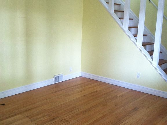 2nd image of 21915 Lakeview St