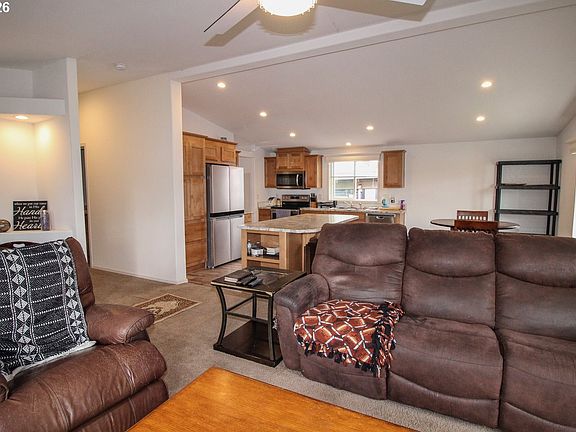 5th image of 1901 SE Minter Bridge Rd Unit 34