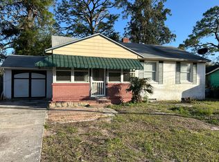 638 Gardenia Ln, Jacksonville, FL 32208