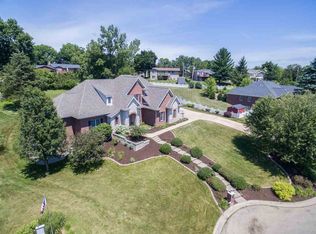 1091 Valentine Dr, Dubuque, IA 52003