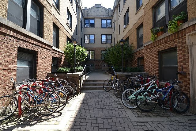 1st image of 711 W Brompton Ave #417017
