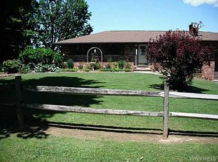 12086 Mackinaw Rd, Perrysburg, NY 14129