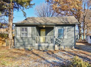 10812 E 19th St S, Independence, MO 64052