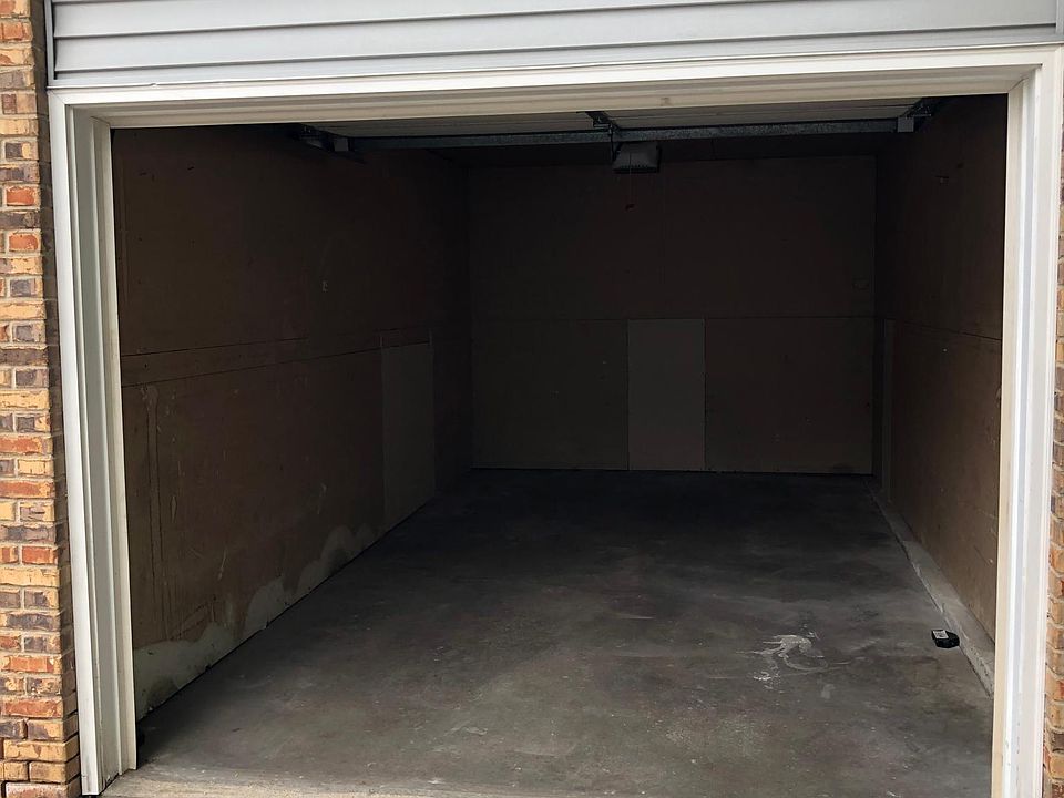 One car garage with opener