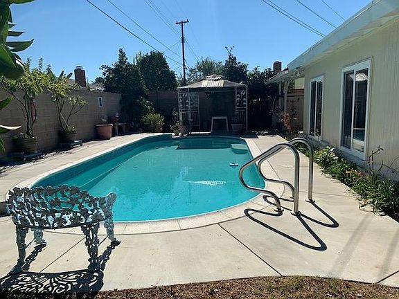 4th image of 8696 Roosevelt Cir