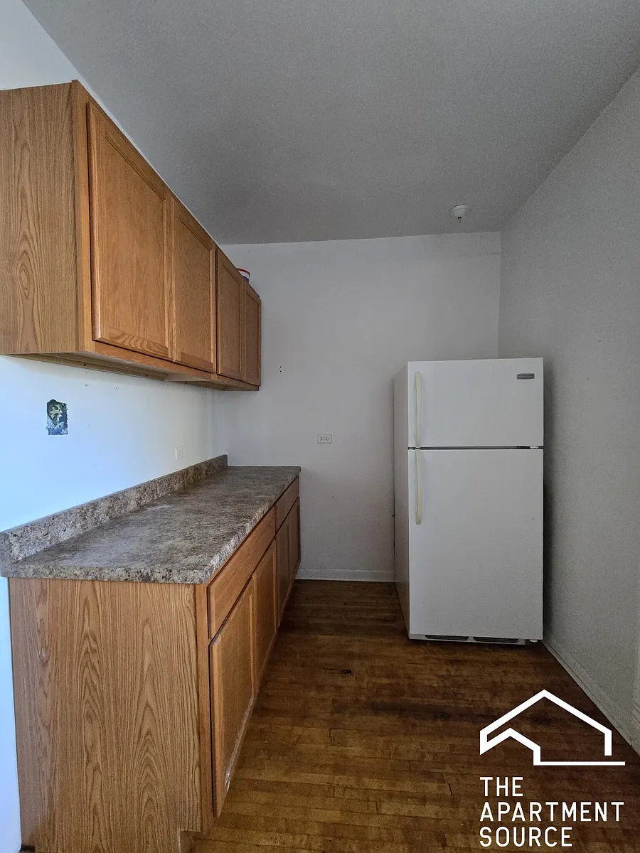 Building Photo - 1364 W Estes Ave #2N