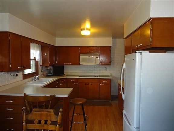 3rd image of 107 Royal Ct
